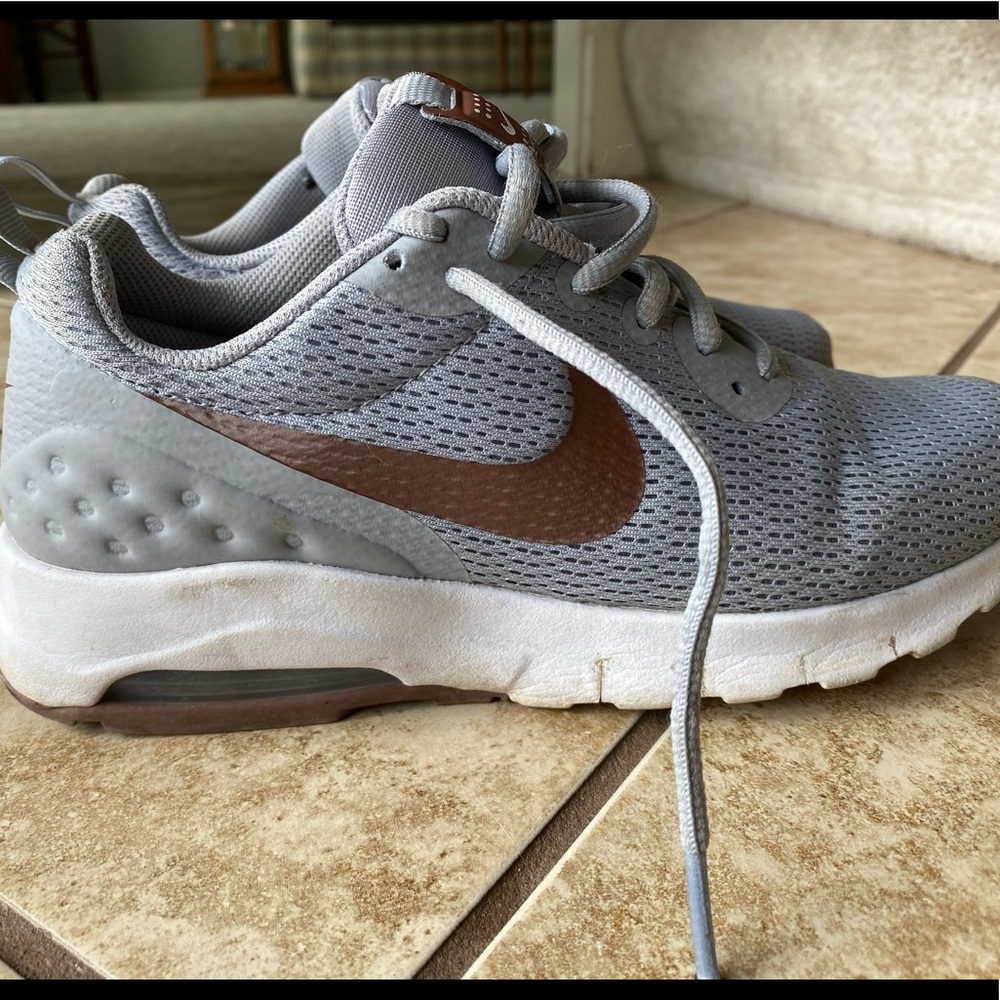 Nike air sneakers